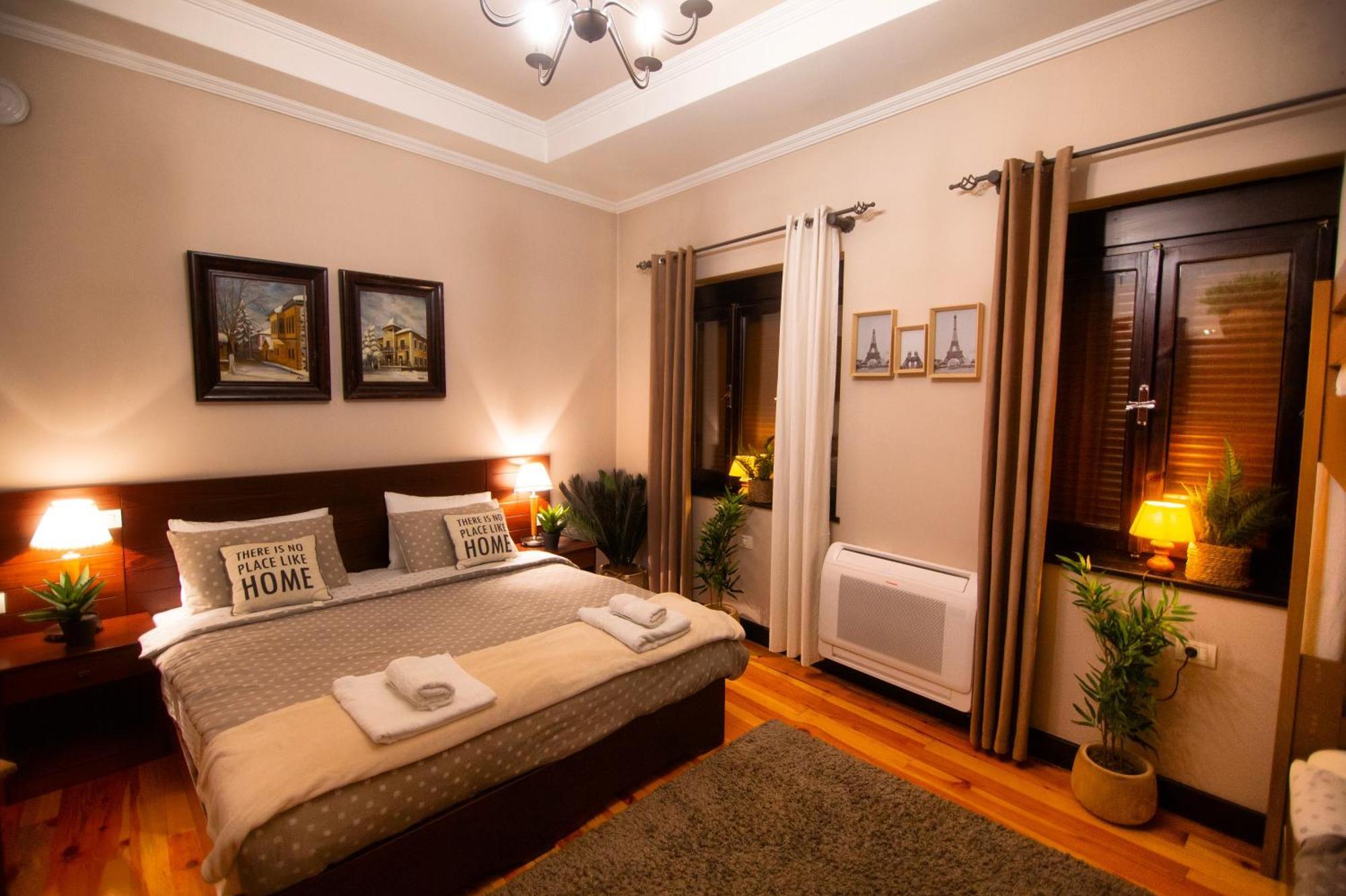 Villa Elezi 2 Корча Екстериор снимка