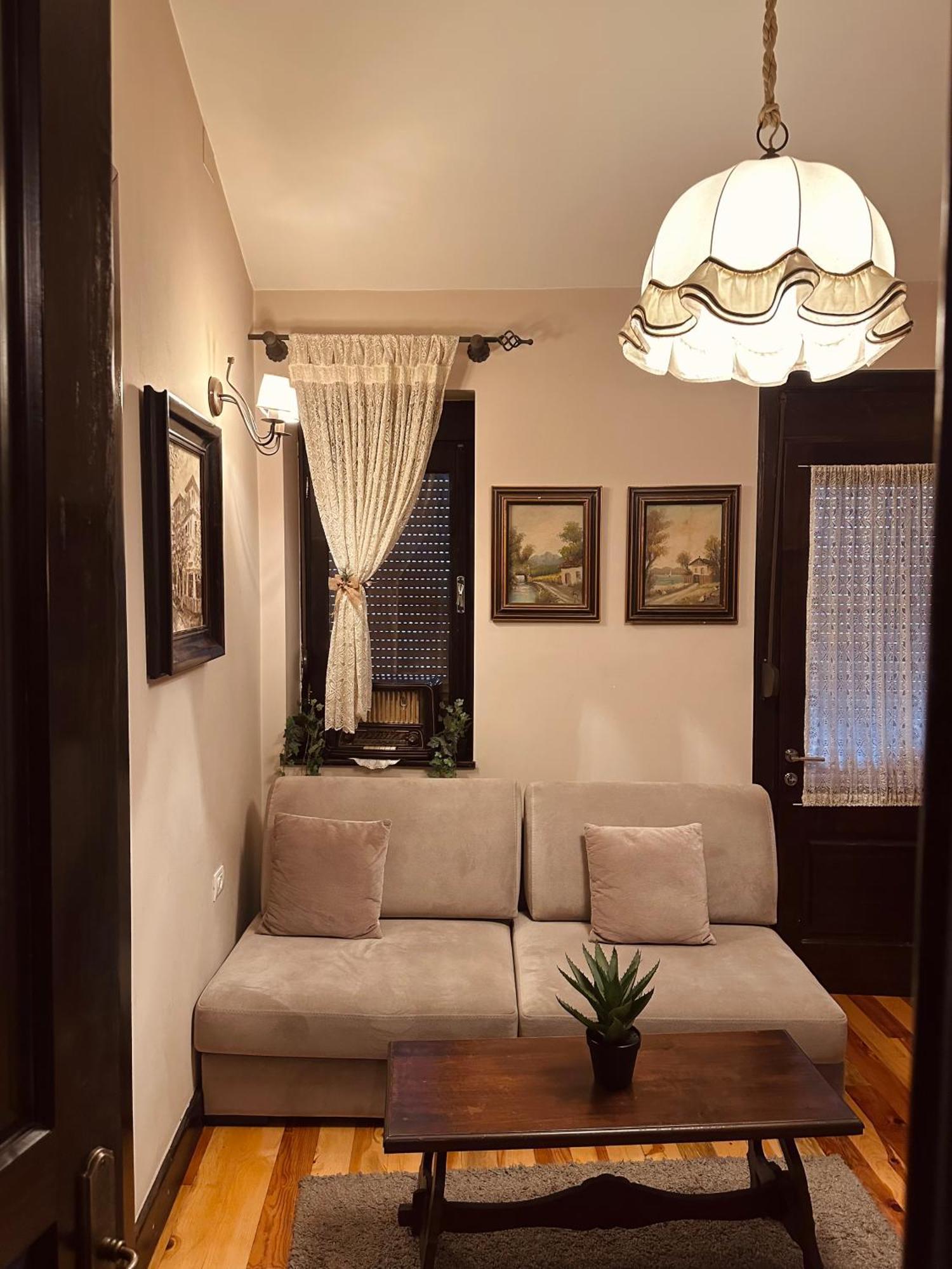 Villa Elezi 2 Корча Екстериор снимка